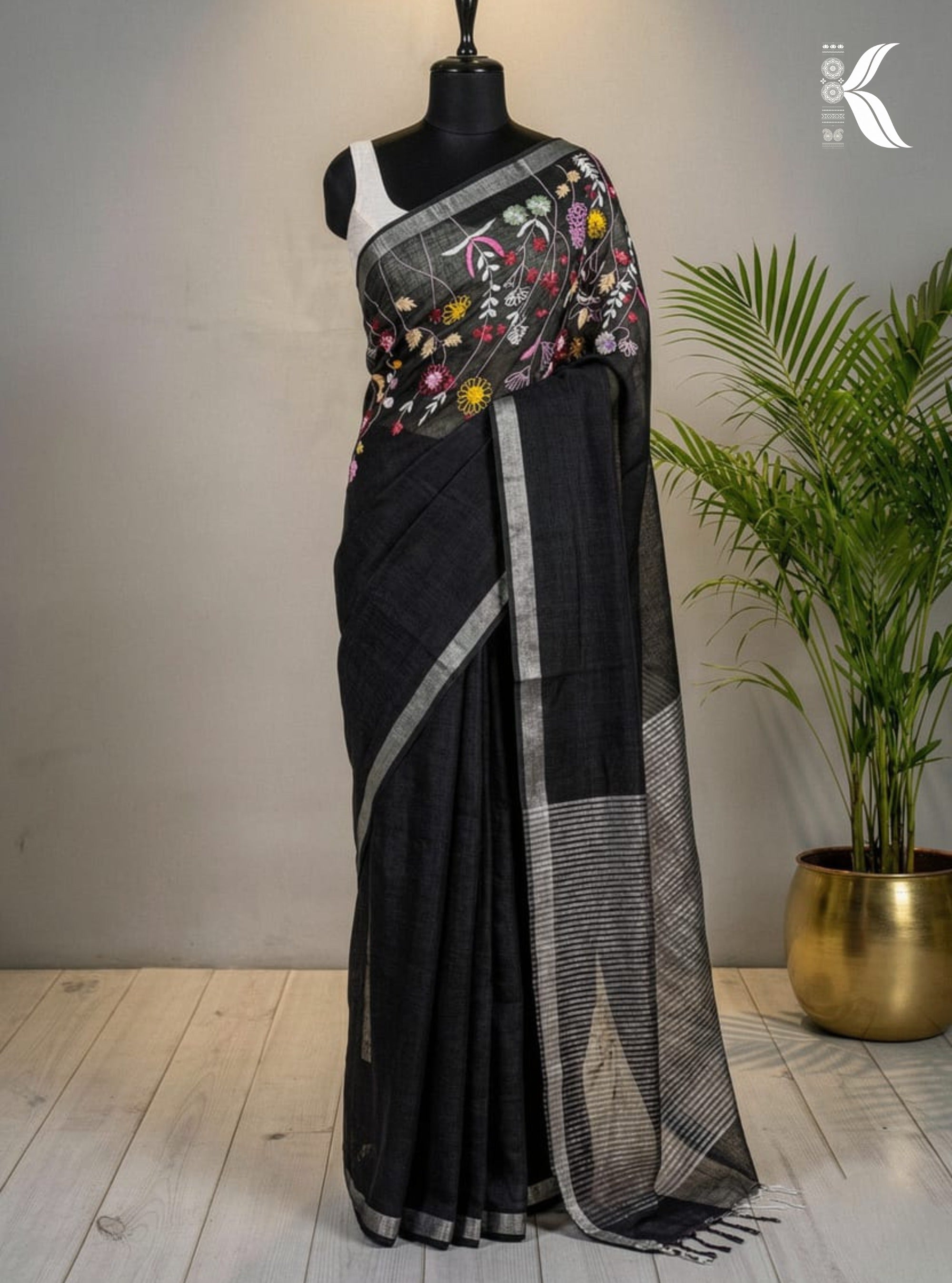 Inaya Hand-embroidered Linen Saree