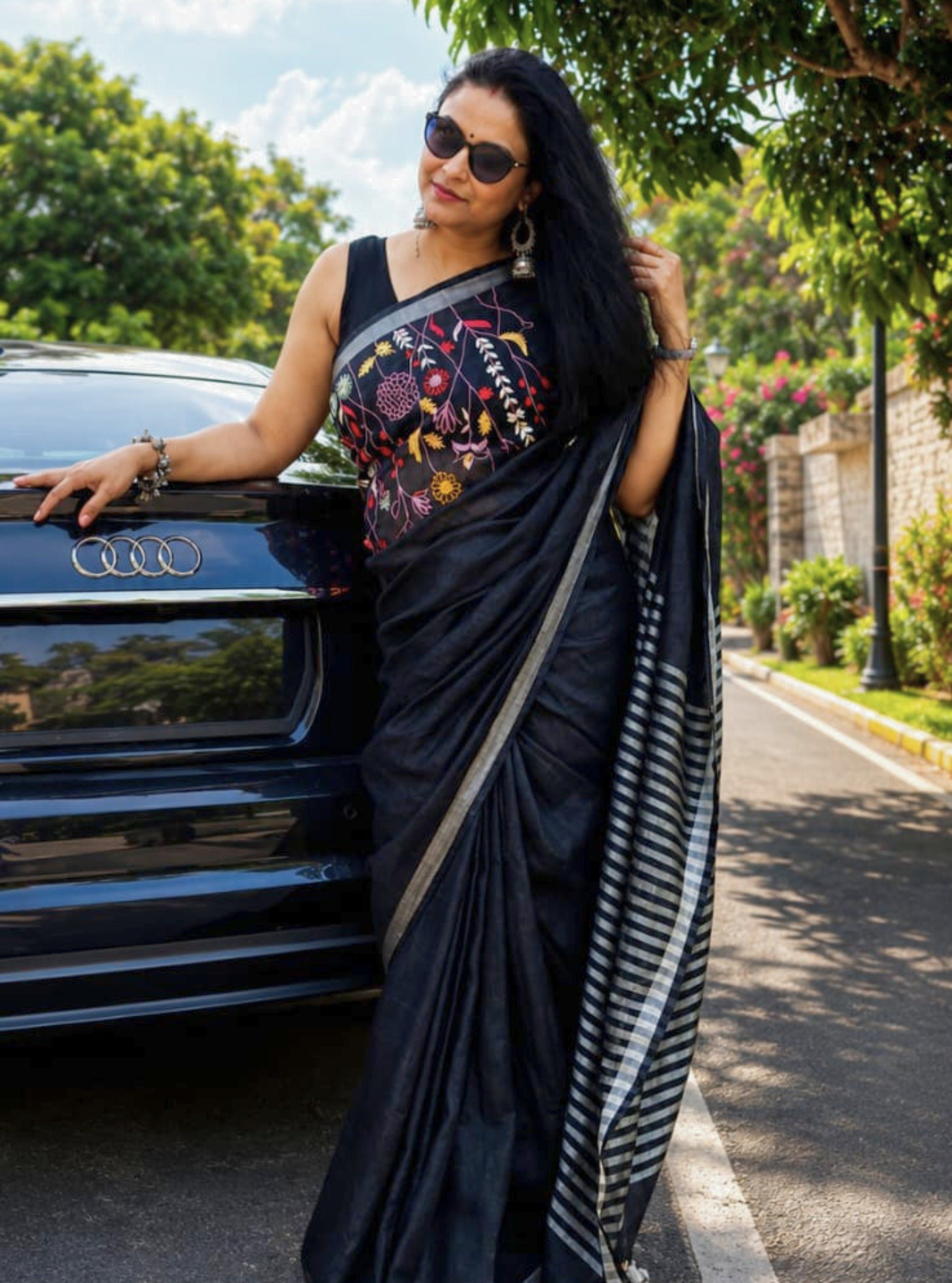 Inaya Hand-embroidered Linen Saree