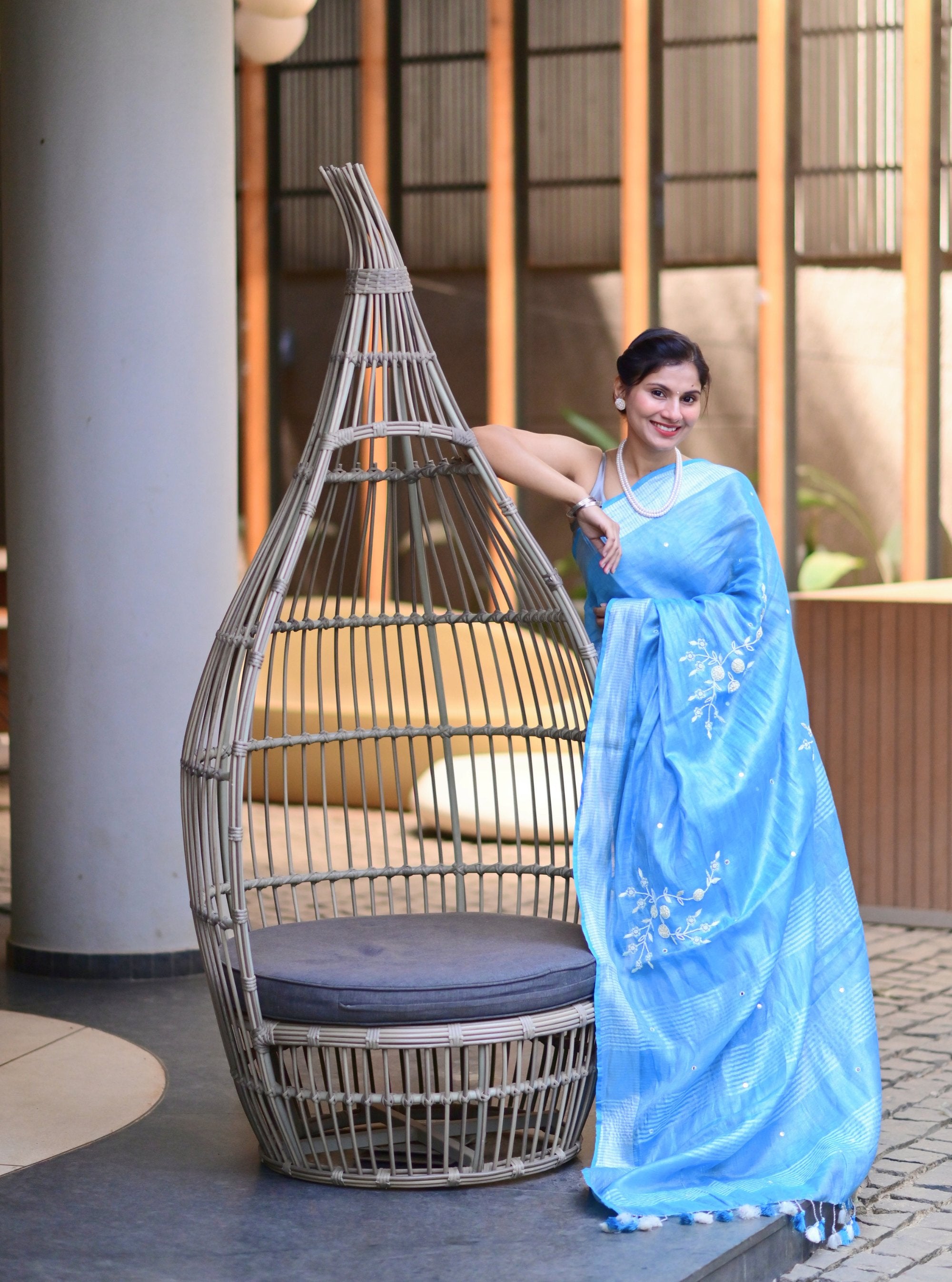 Bhagya Hand-embroidered Zari Linen Saree