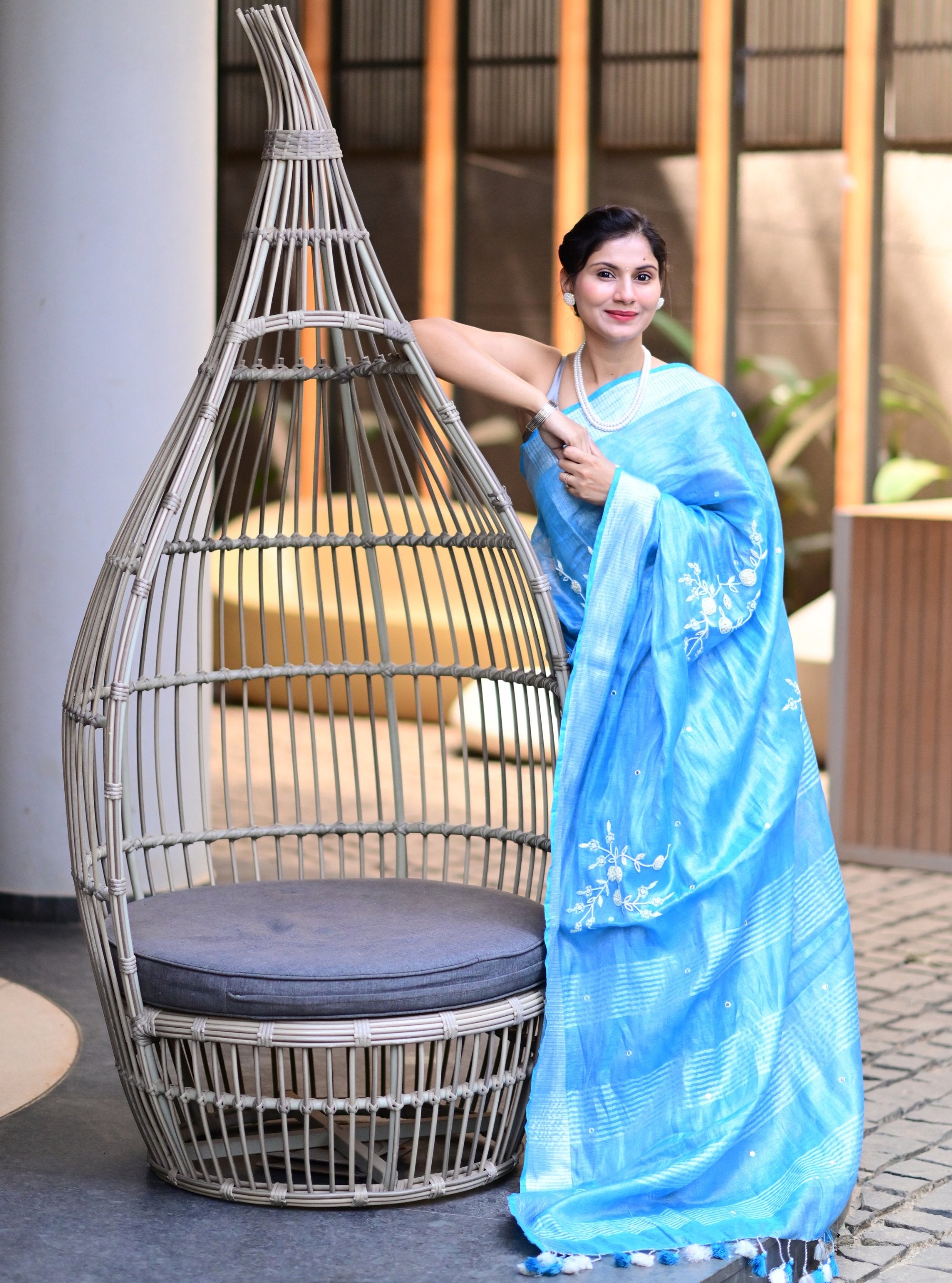 Bhagya Hand-embroidered Zari Linen Saree