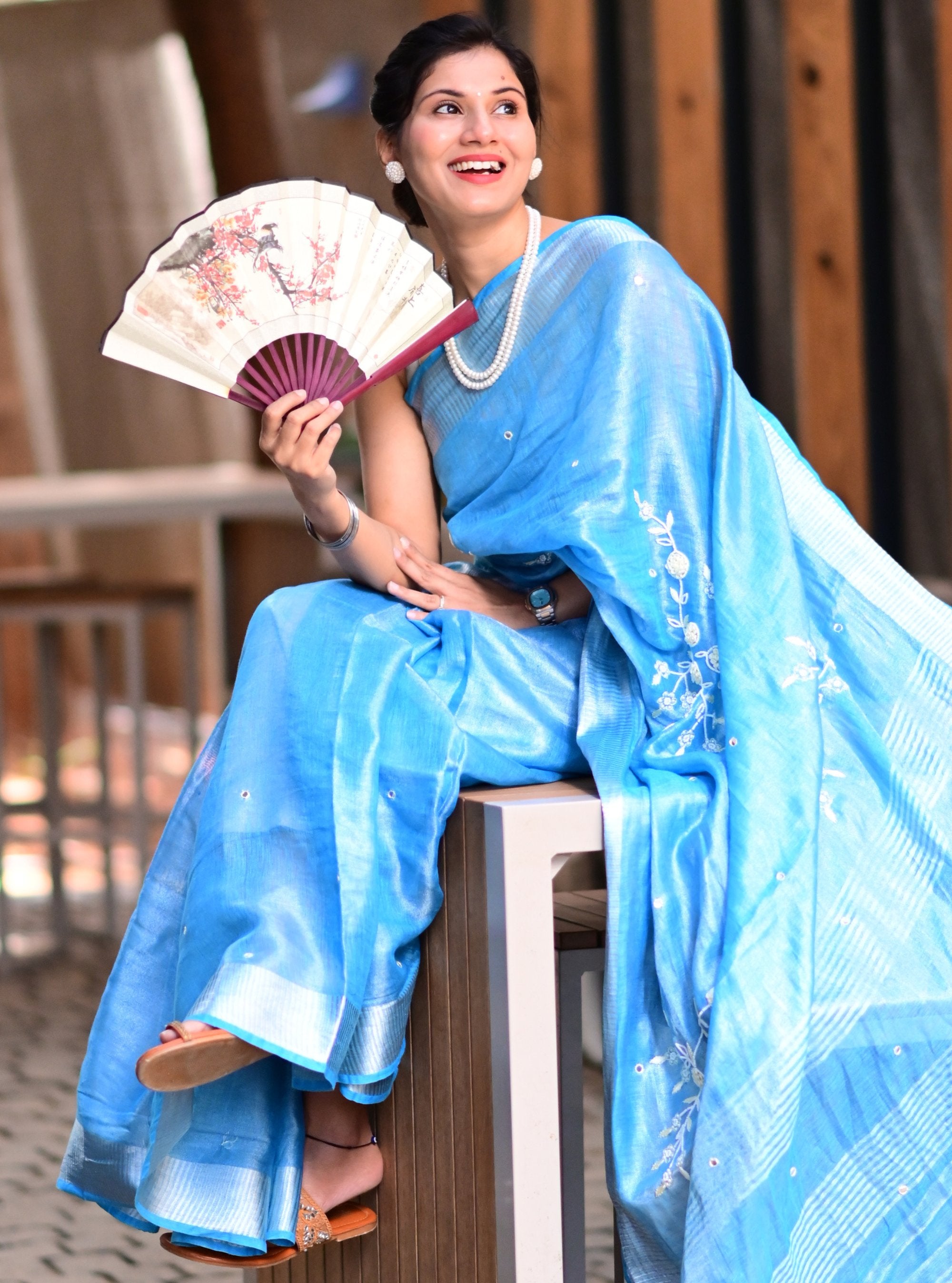 Bhagya Hand-embroidered Zari Linen Saree