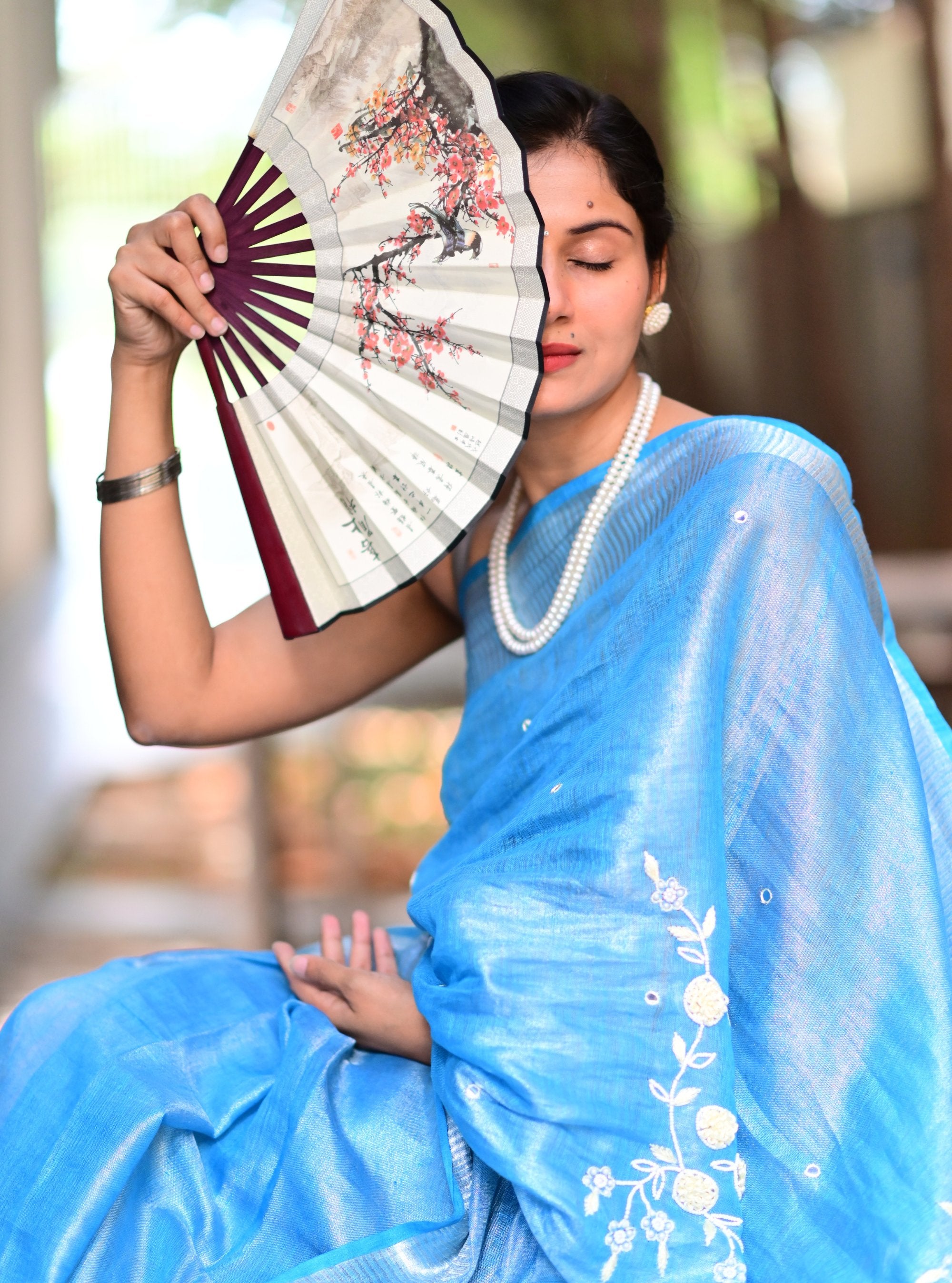 Bhagya Hand-embroidered Zari Linen Saree