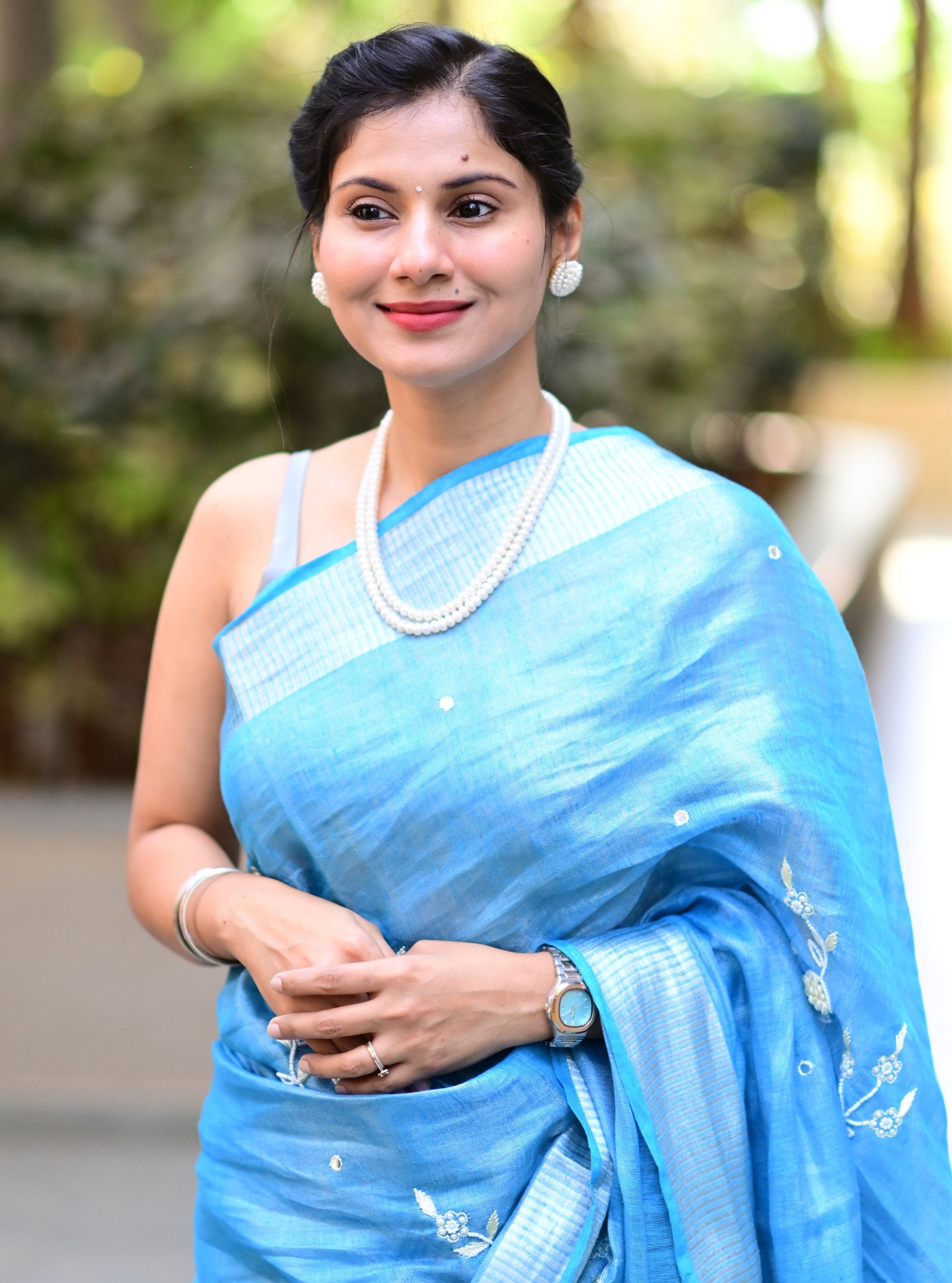 Bhagya Hand-embroidered Zari Linen Saree