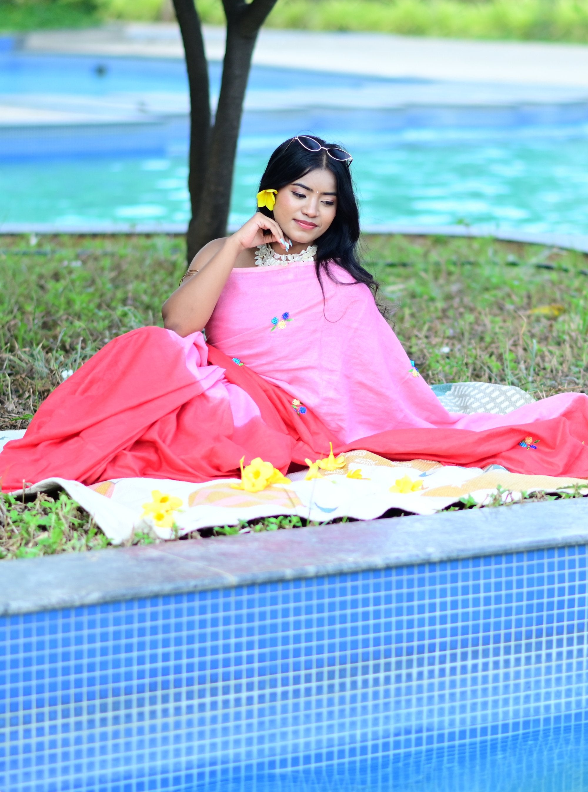 Aanya Hand-embroidered Ombre Linen Saree