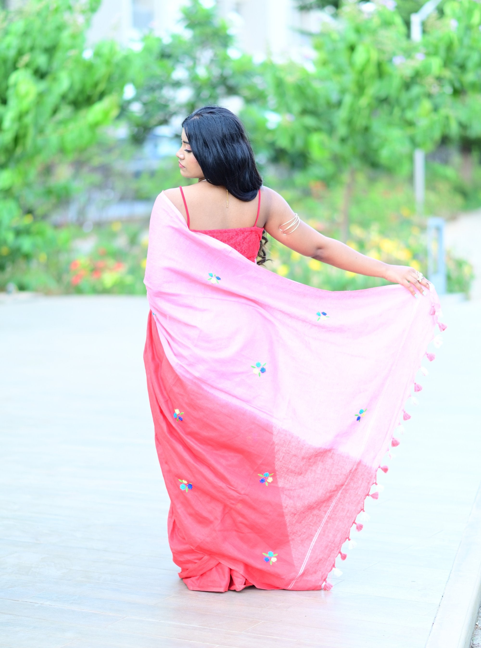 Aanya Hand-embroidered Ombre Linen Saree