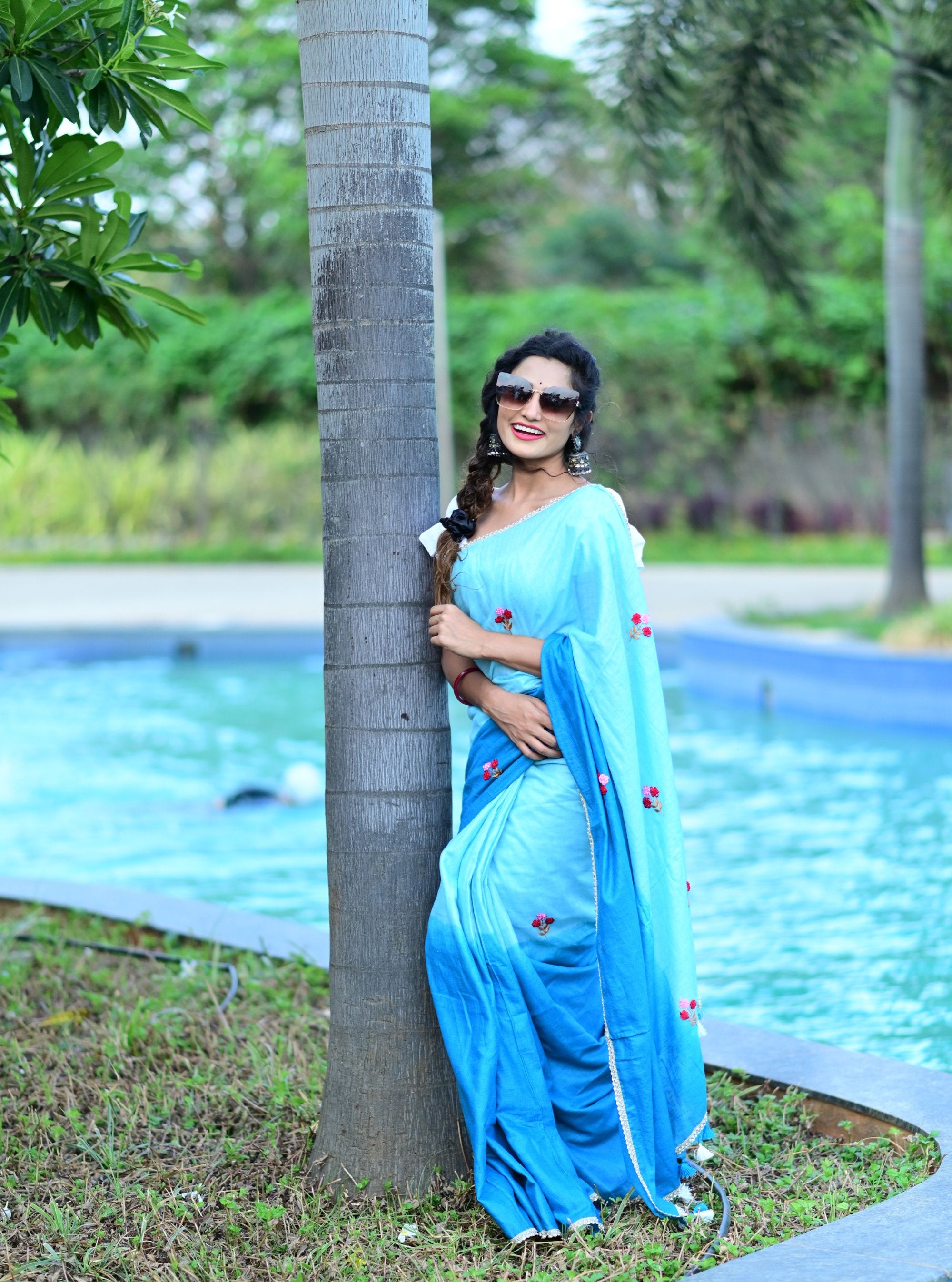 Zoya Hand-embroidered Linen Saree