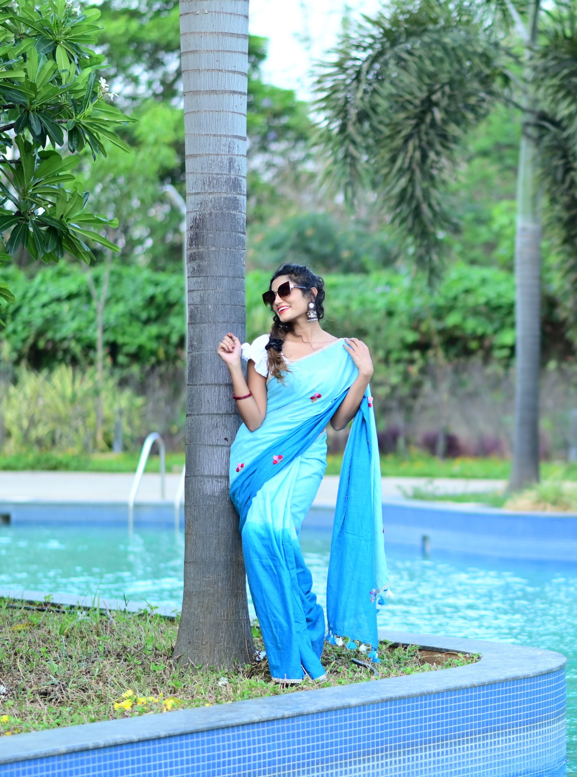 Zoya Hand-embroidered Linen Saree