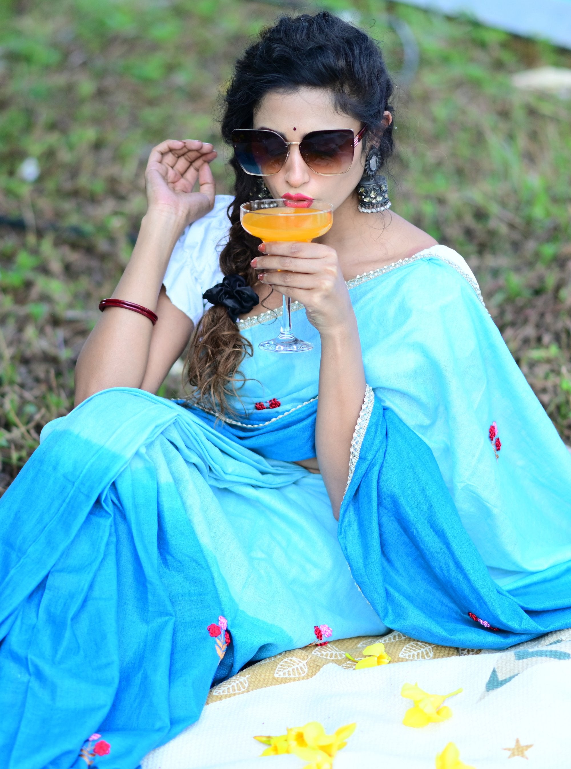 Zoya Hand-embroidered Linen Saree