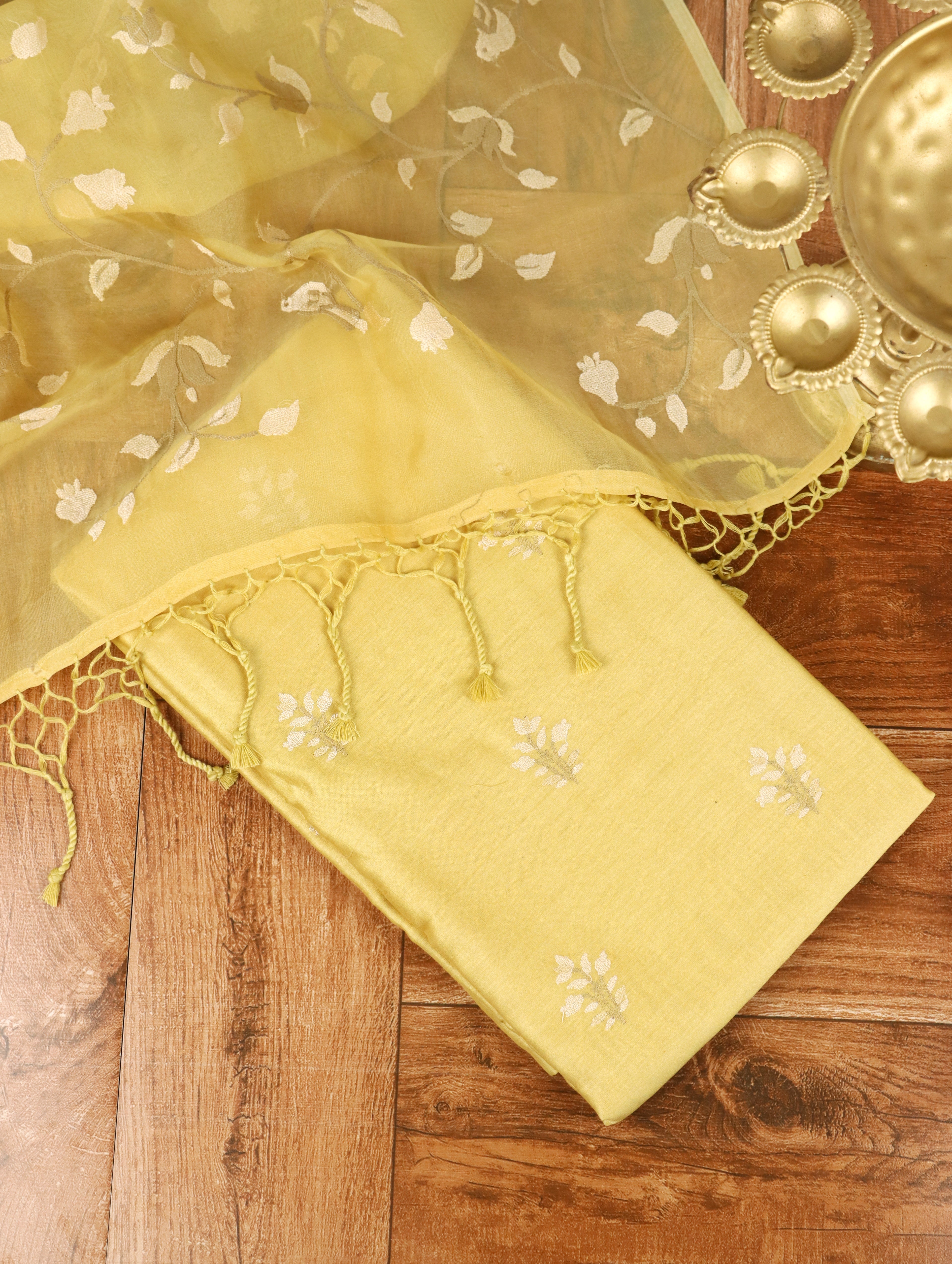 Ahana embroidered suit set