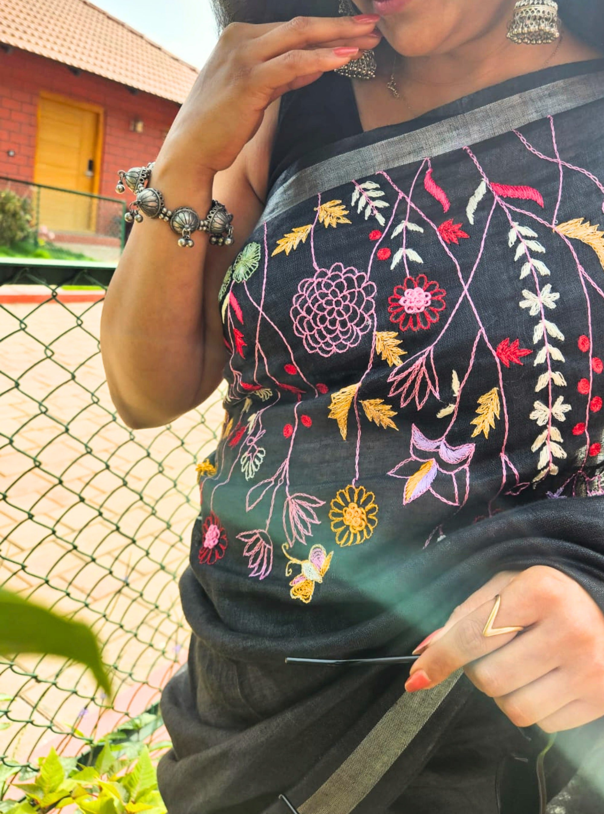 Inaya Hand-embroidered Linen Saree